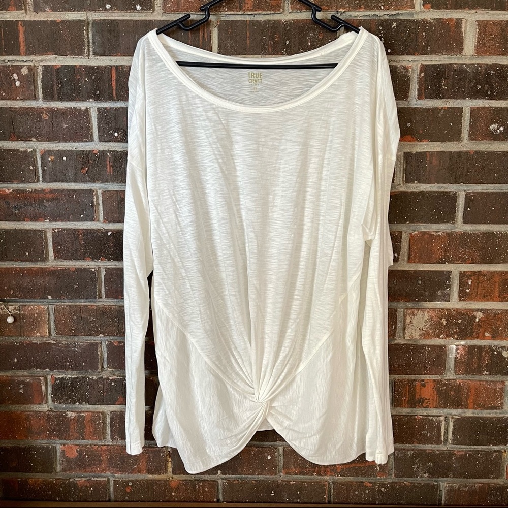 NWOT True Craft Plus Size Cream Twist Front Top